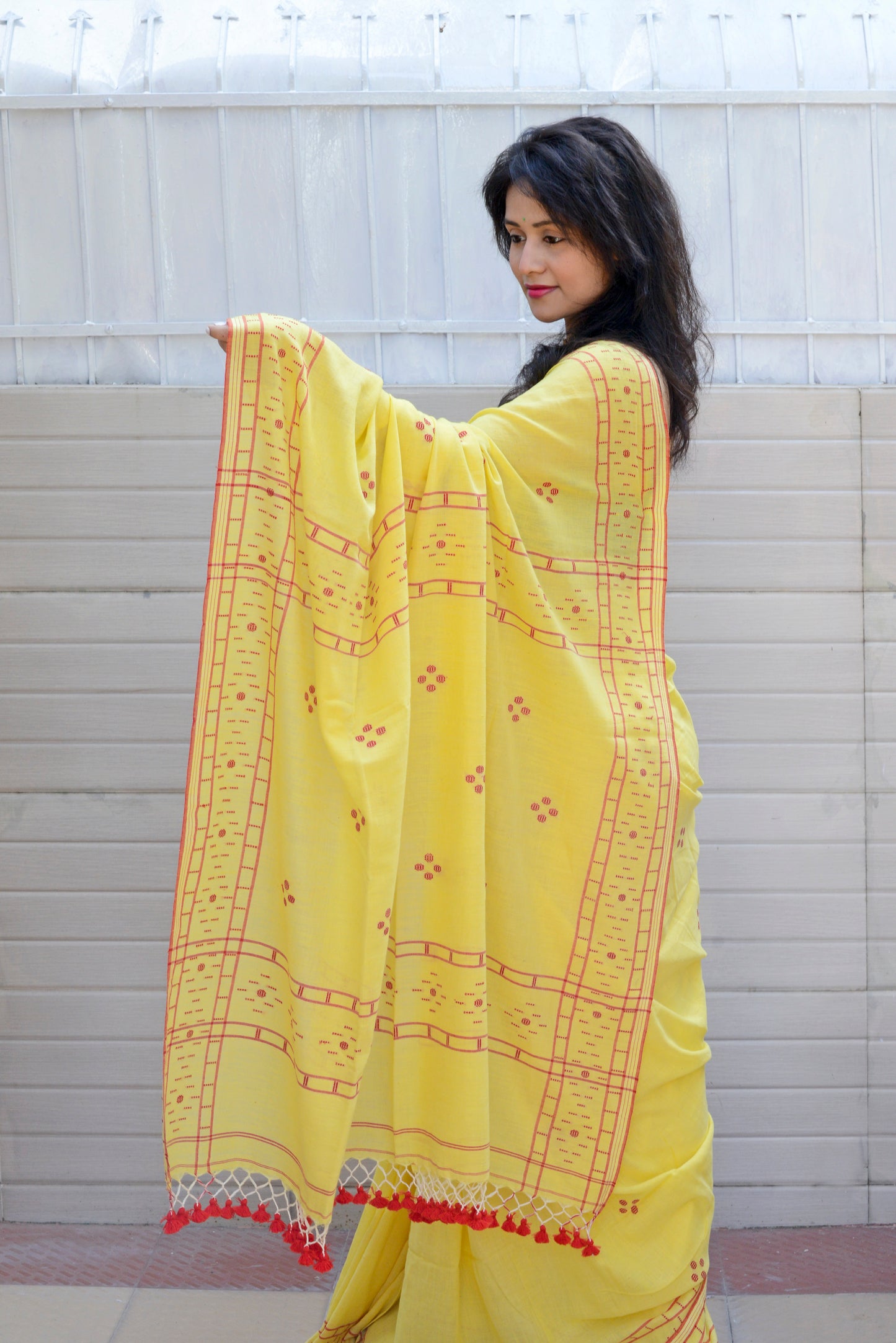 HANDWOVEN YELLOW AND RED JAMDANI SAREE