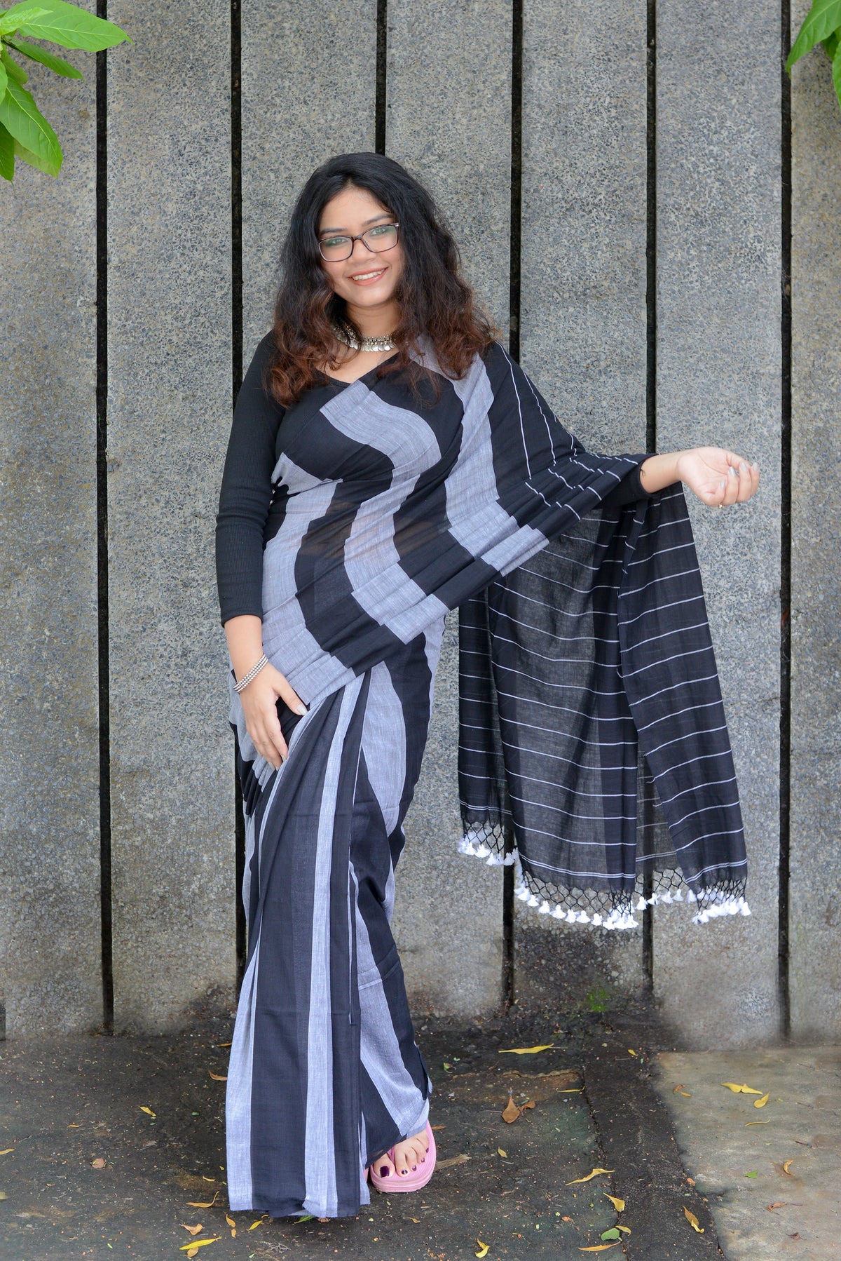 STILL GRAY AND BLACK - HANDWOVEN COTTON SAREE