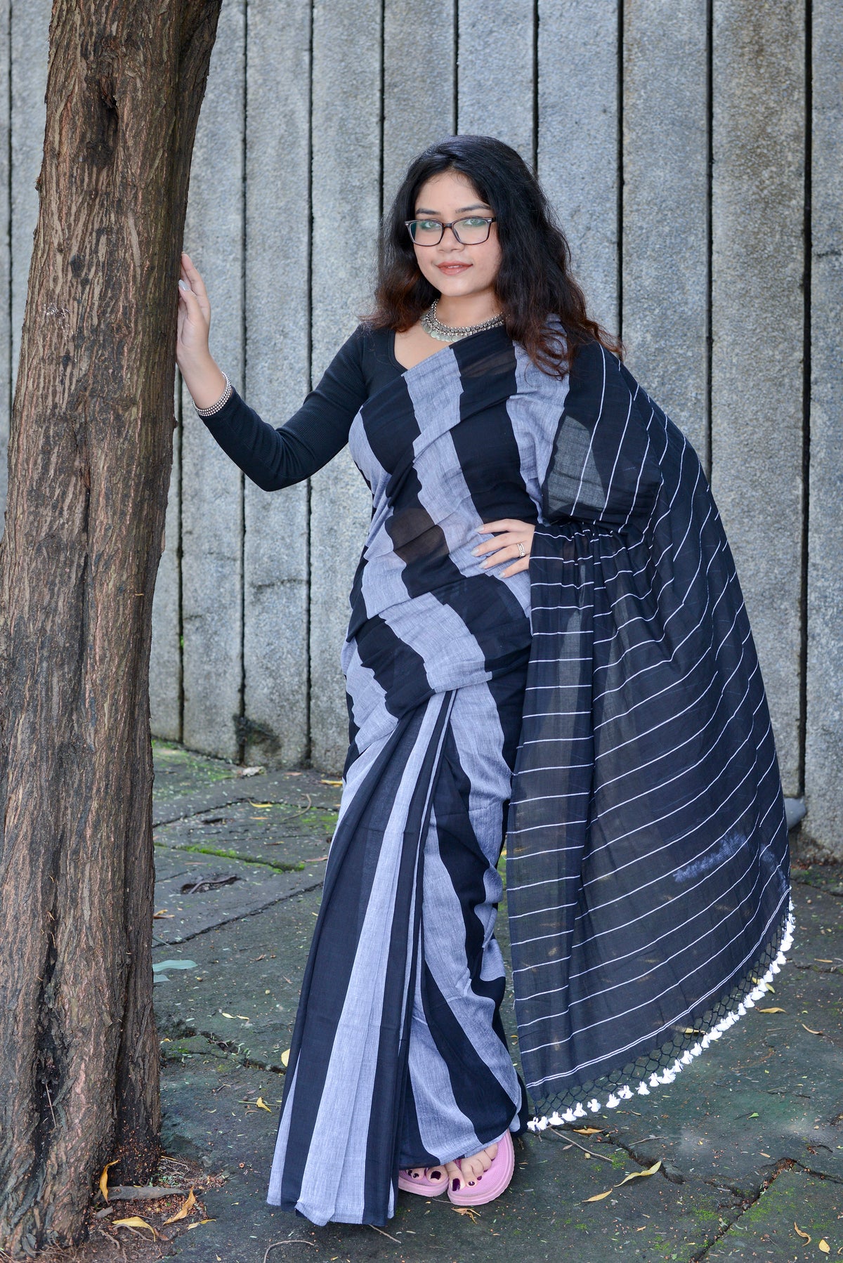 STILL GRAY AND BLACK - HANDWOVEN COTTON SAREE