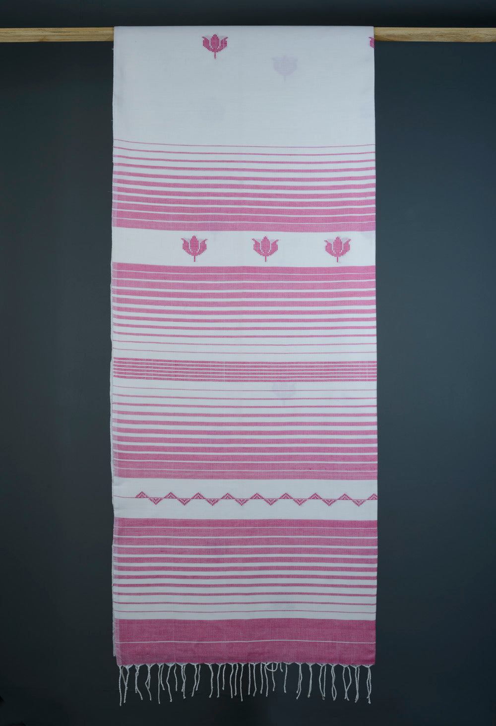 Handwoven Pink Lotus Bawanbooti Saree