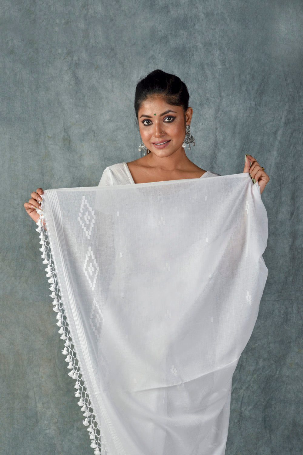 BEIGE & WHITE COMBO -HANDWOVEN COTTON JAMDANI SAREE