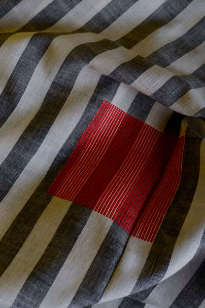 Handwoven Black & White Vertical Line Bawanbooti Saree