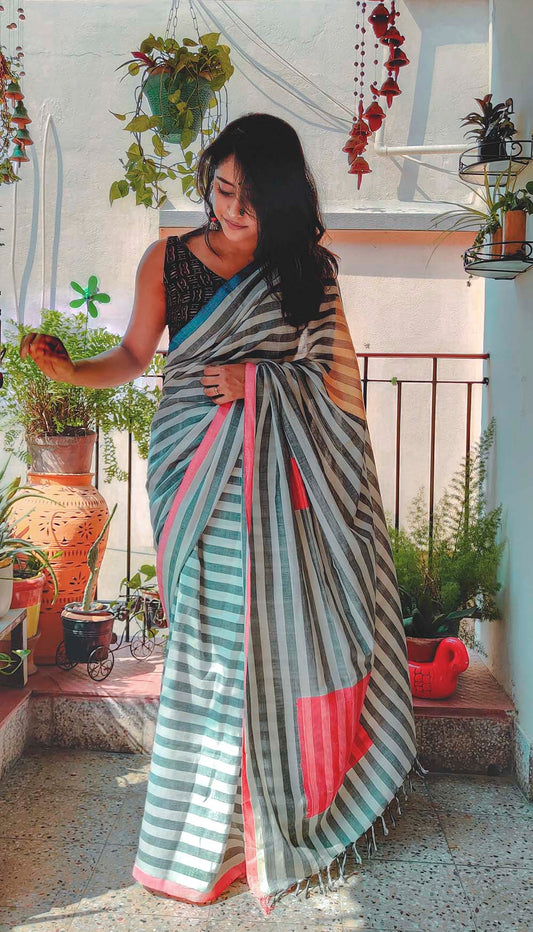 Handwoven Black & White Vertical Line Bawanbooti Saree